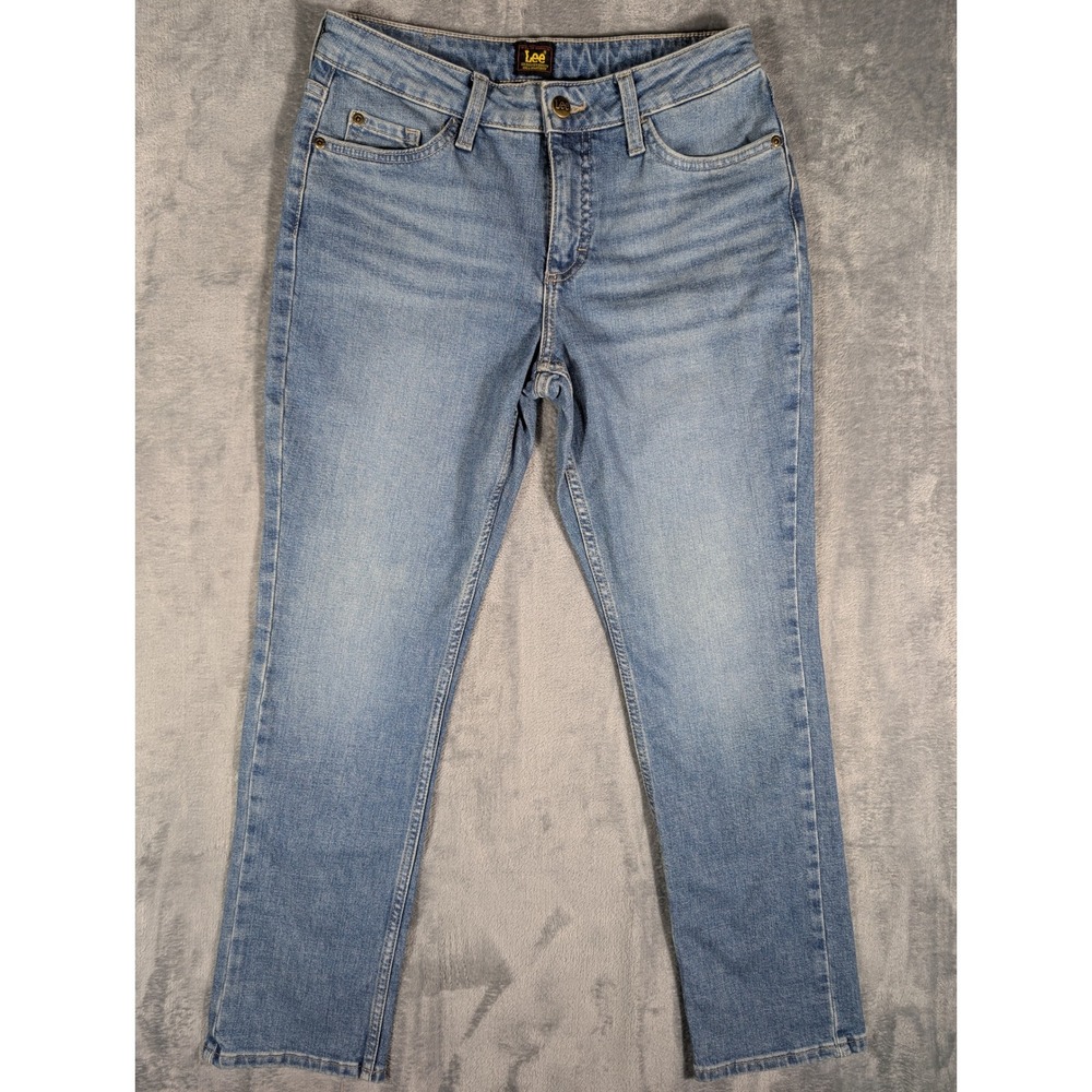 Lee Jeans Womens 6 Short Mid Rise Straight Leg Friction Resistant Light Wash NWT